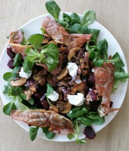 lauw-warme-bietensalade-met-parmaham-snippers-5